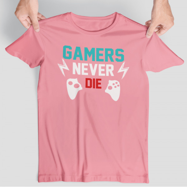 T-särk "Gamers never die"