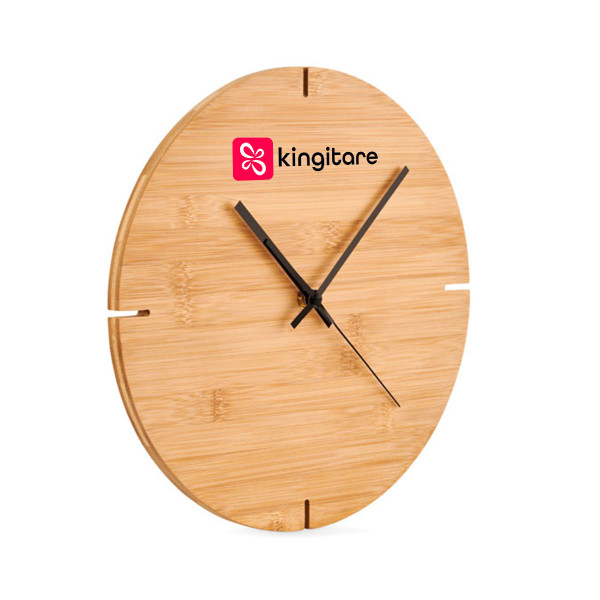 Bambusest seinakell Sinu logoga