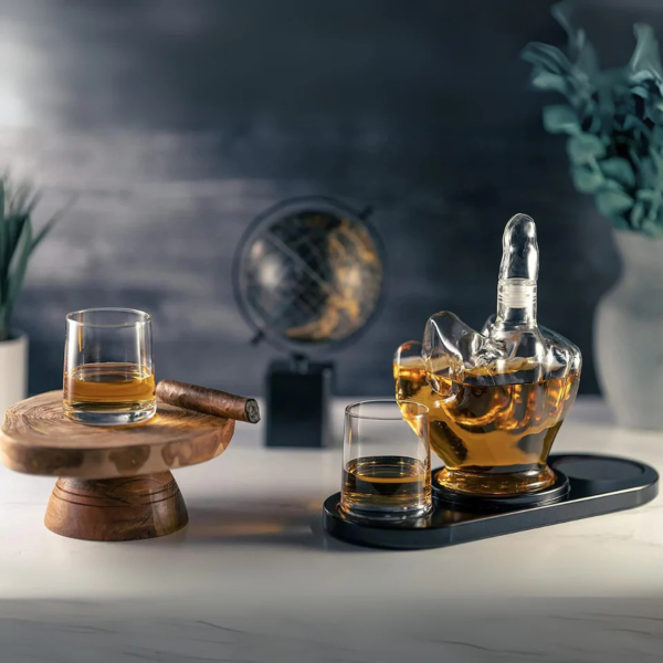 Karahvini ja 2 klaasi komplekt "Middle Finger"