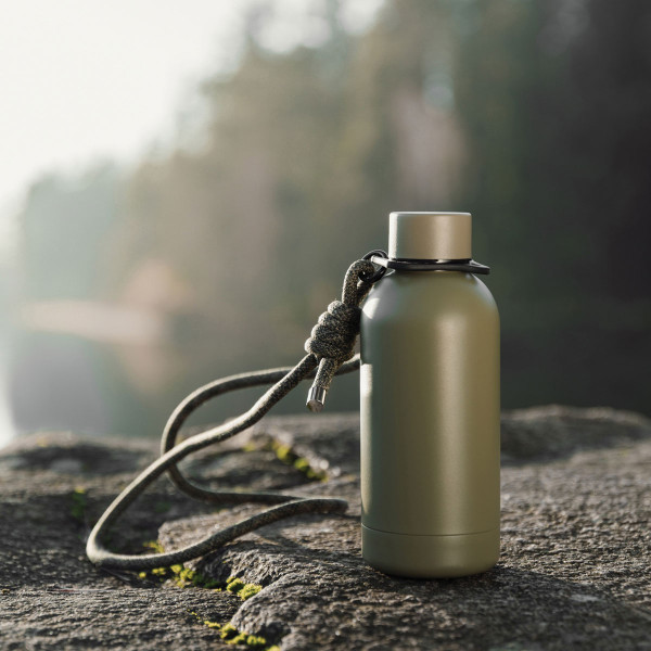 Metallist termospudel "VINGA Parks" Sinu graveeritud tekstiga (400ml)