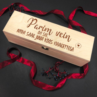 Puidust pudelikarp "Kõige maitsvam vein, mida juua koos naabritega"